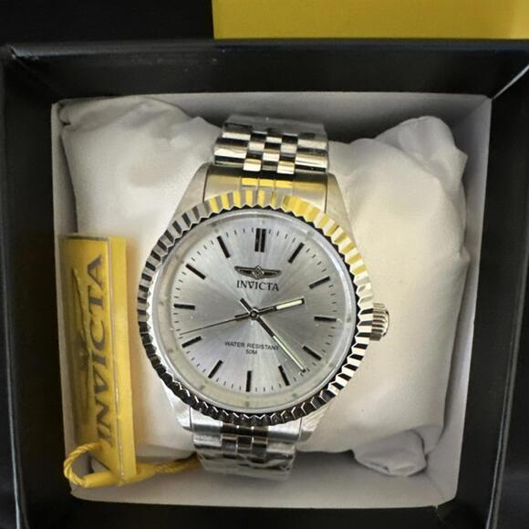 Invicta Specialty Women’s Watch 36mm Stainless Steel 50M Water Resistant 29396 - Picture 8 of 8